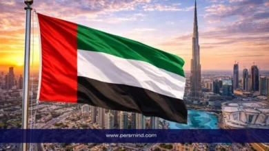 علم الإمارات أمام أفق مدينة دبي وبرج خليفة في إشارة إلى المؤتمر العالمي للفنون