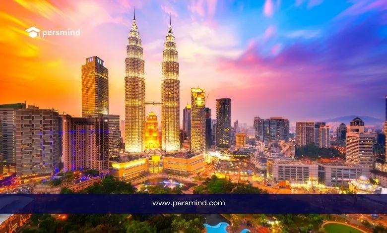 أبراج بتروناس في كوالالمبور خلال الغروب – صورة تعبر عن منتدى المستقبل العالمي في ماليزيا 2026