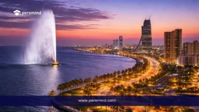 إطلالة ليلية على كورنيش جدة مع نافورة الملك فهد مضاءة – صورة مرافقة لمقال منحة البنك الإسلامي للتنمية في السعودية.