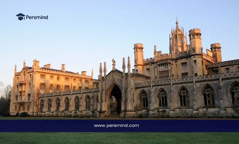 صورة لجامعة أوروبية تاريخية – مبنى كلاسيكي قديم في أوروبا يعكس عراقة الجامعات الأوروبية