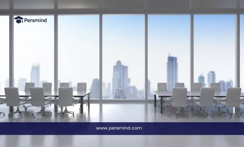 قاعة اجتماعات فاخرة بإطلالة على أبراج حديثة، يظهر شعار Persmind