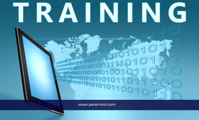 صورة رمزية للتدريب العملي – جهاز لوحي مع خريطة العالم وأرقام رقمية للدلالة على التدريب الحديث والمهارات الرقمية