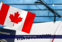 تأشيرة كندا – علم كندا مع جواز سفر ونموذج طلب فيزا كندية يوضح خطوات التقديم الرسمية