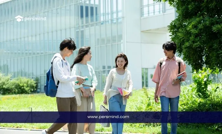 طلاب دوليون يتفاعلون داخل حرم جامعي أوروبي في إيطاليا ضمن برنامج زمالة قادة معهد الجامعة الأوروبية الممول بالكامل