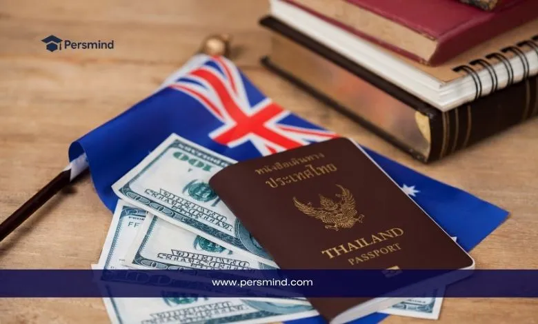 جواز سفر تايلندي مع دولارات أمريكية وعلم أستراليا – صورة تعبّر عن السفر والدراسة عبر المنح الممولة