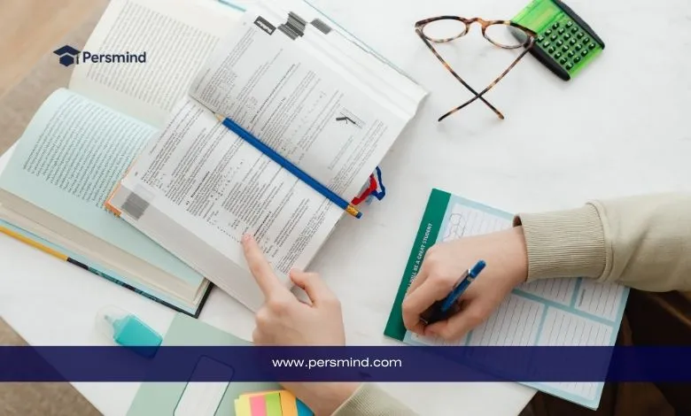 منح أمريكا، الدراسة في أمريكا، طالب يدرس، التحضير للمنح، Study in the USA، University Study Materials، Scholarships 2026، Student Notes، Academic Preparation، Fully Funded Scholarships USA، الدراسة في الخارج