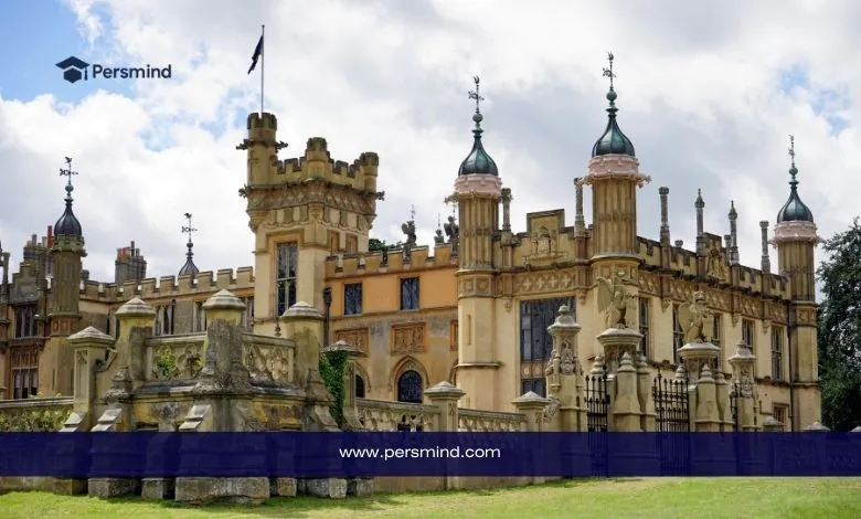 مبنى جامعة تاريخي في المملكة المتحدة يرمز إلى المنح الدراسية في بريطانيا بدون IELTS.