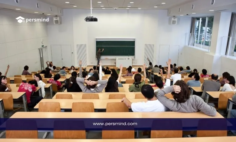 طلاب داخل قاعة محاضرات في جامعة نانجينغ للعلوم والتكنولوجيا ضمن منحة الحكومة الصينية CSC.