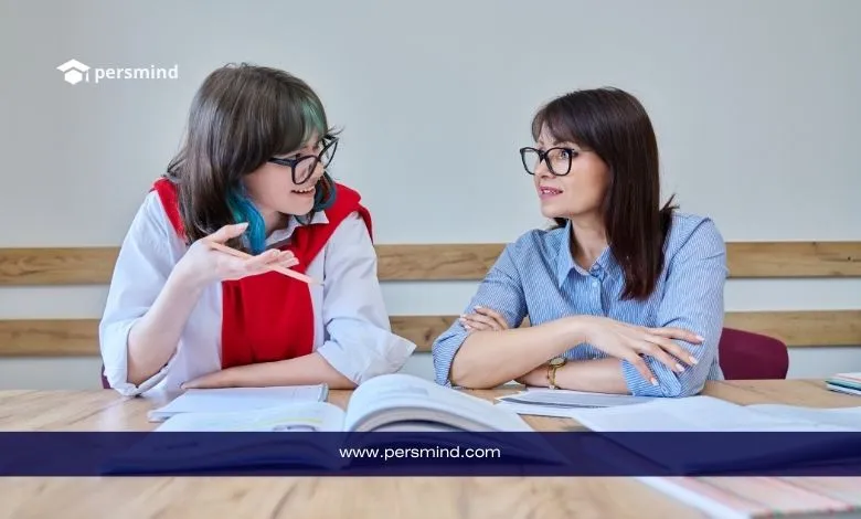 طلاب يناقشون متطلبات القبول المشروط بدون لغة قبل الالتحاق بالجامعة والدراسة الأكاديمية