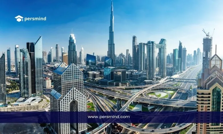 أفق مدينة دبي الحديثة مع برج خليفة يرمز إلى الدراسة في الإمارات والجامعات العالمية