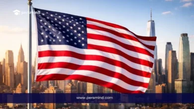 علم الولايات المتحدة أمام أفق مدينة حديثة يرمز إلى الدراسة في جامعة هارفارد في أمريكا