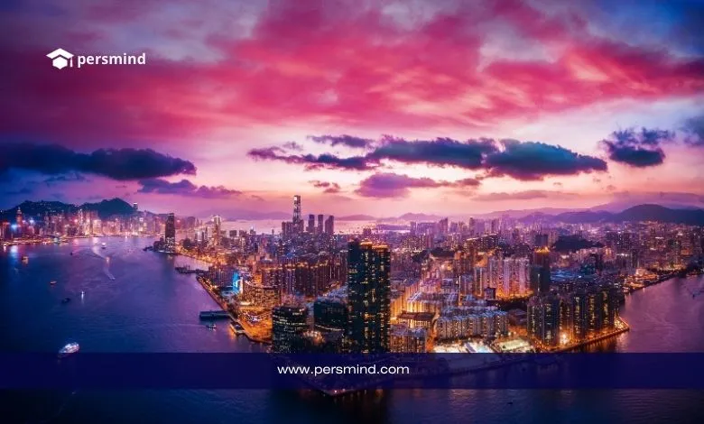 أفق مدينة عالمية مضاء ليلًا يرمز إلى برنامج المدرسة الصيفية الدولية للطلاب من مختلف الدول