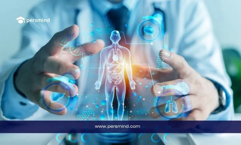 طبيب يعرض نموذجًا رقميًا لجسم الإنسان بتقنية ثلاثية الأبعاد يرمز إلى دراسة الطب البشري والتشخيص الطبي الحديث