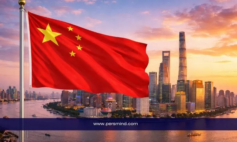 علم الصين يرفرف أمام أبراج مدينة شنغهاي عند الغروب – صورة لمقال منحة الحكومة الصينية 2026.