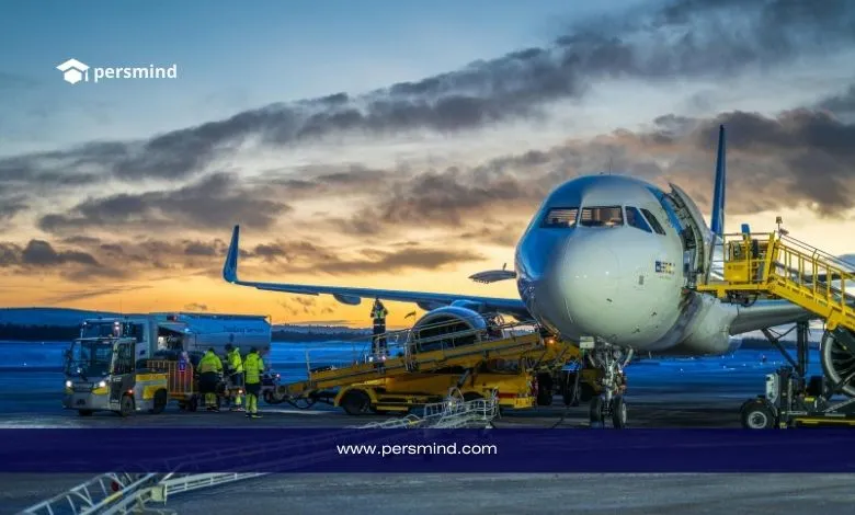 طائرة ركاب على مدرج المطار أثناء أعمال الصيانة الأرضية ضمن مجال دراسة تخصص صيانة الطائرات وهندسة صيانة الطيران