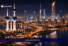 أبراج الكويت مضاءة ليلًا ضمن مقال عن منحة جامعة عبد الله السالم وشروط التقديم للطلاب الدوليين