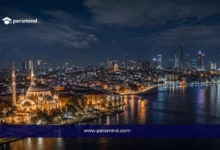 قمة الدبلوماسية الرقمية في إسطنبول مع إطلالة ليلية على المدينة وساحل البوسفور