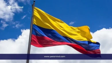 علم كولومبيا في السماء يرمز إلى منحة الحكومة الكولومبية للطلاب الدوليين.